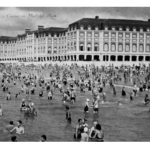 En la playa de Mar del Plata todos jugaron con nuestra pelotita (1972)